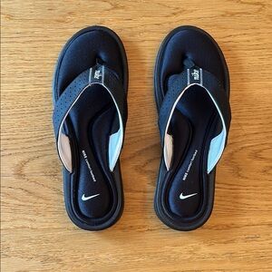 Nike Comfort Footbed, Black and White Sandals
